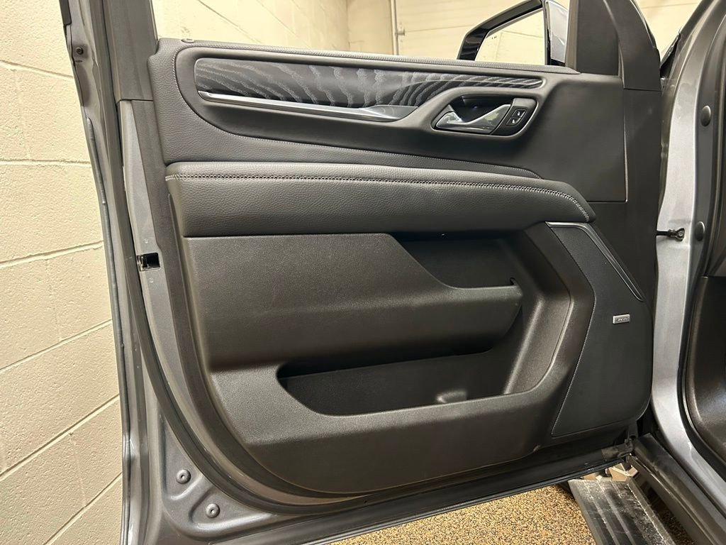 Used 2021 GMC Yukon Denali w/ Denali Premium Package image 14