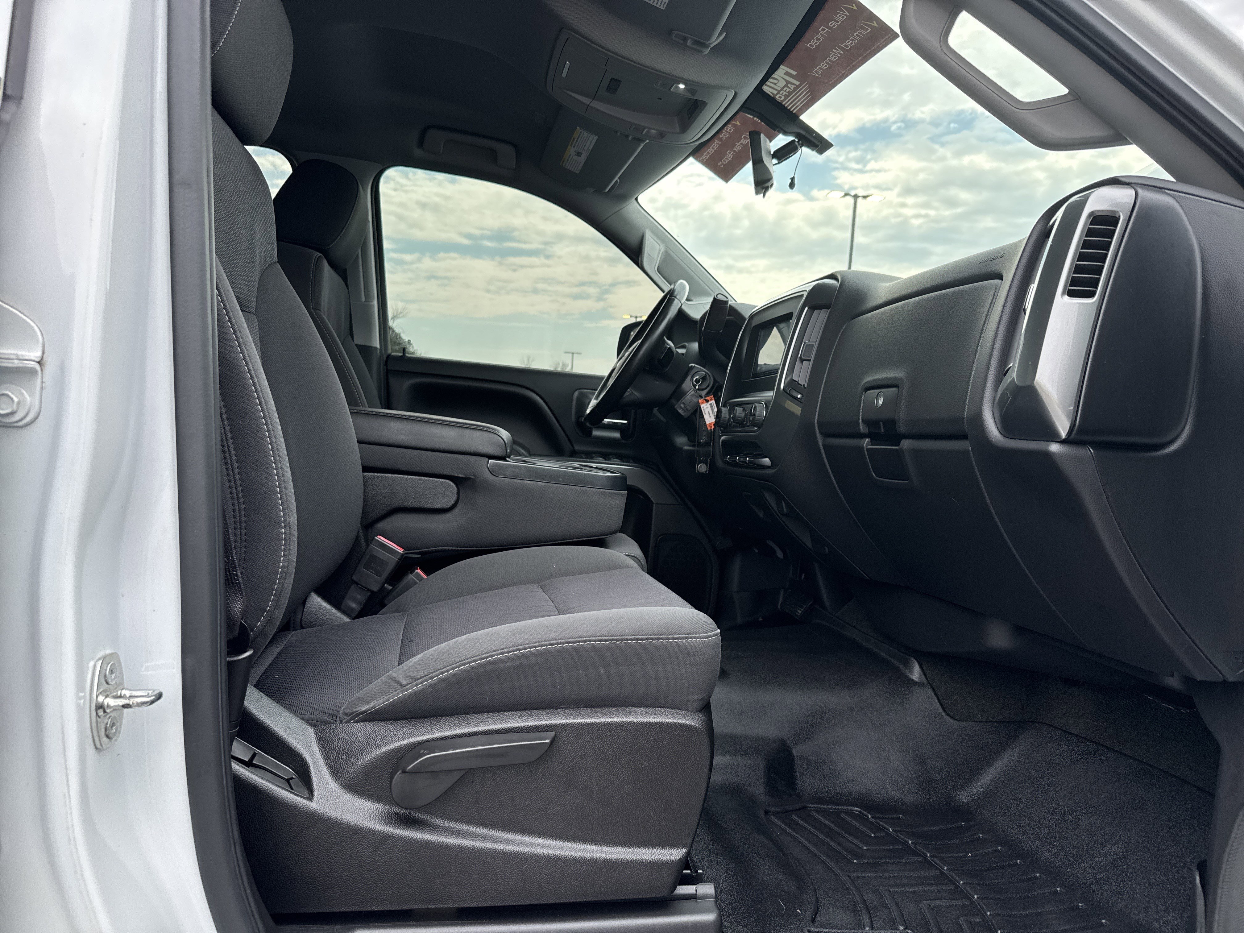 Used 2015 Chevrolet Silverado 1500 LT RWD image 28