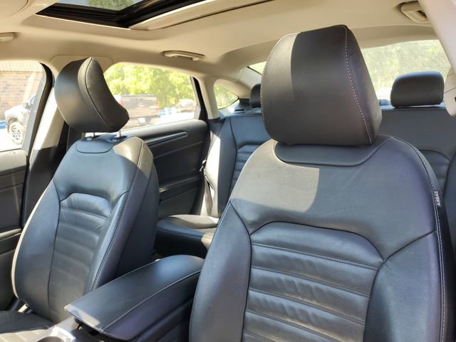 Used 2018 Ford Fusion SE w/ Fusion SE Technology Package AWD/4WD image 14