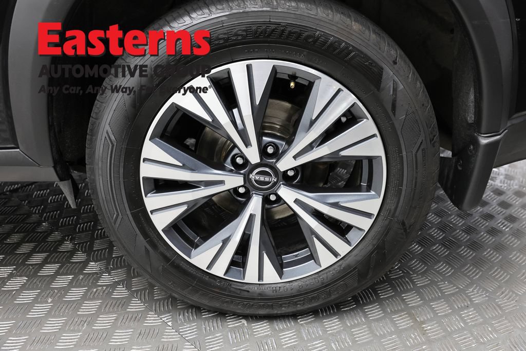 Used 2023 Nissan Rogue SV AWD/4WD image 10
