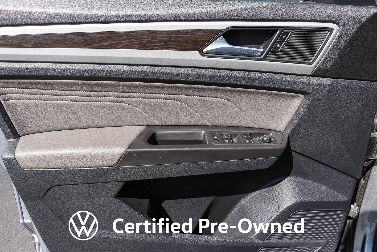 Certified 2022 Volkswagen Atlas SE FWD image 24