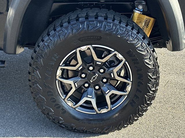 Used 2024 Chevrolet Colorado ZR2 w/ ZR2 Convenience Package III image 22