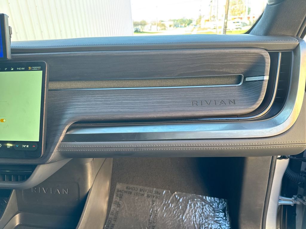 Used 2024 Rivian R1S Adventure image 36