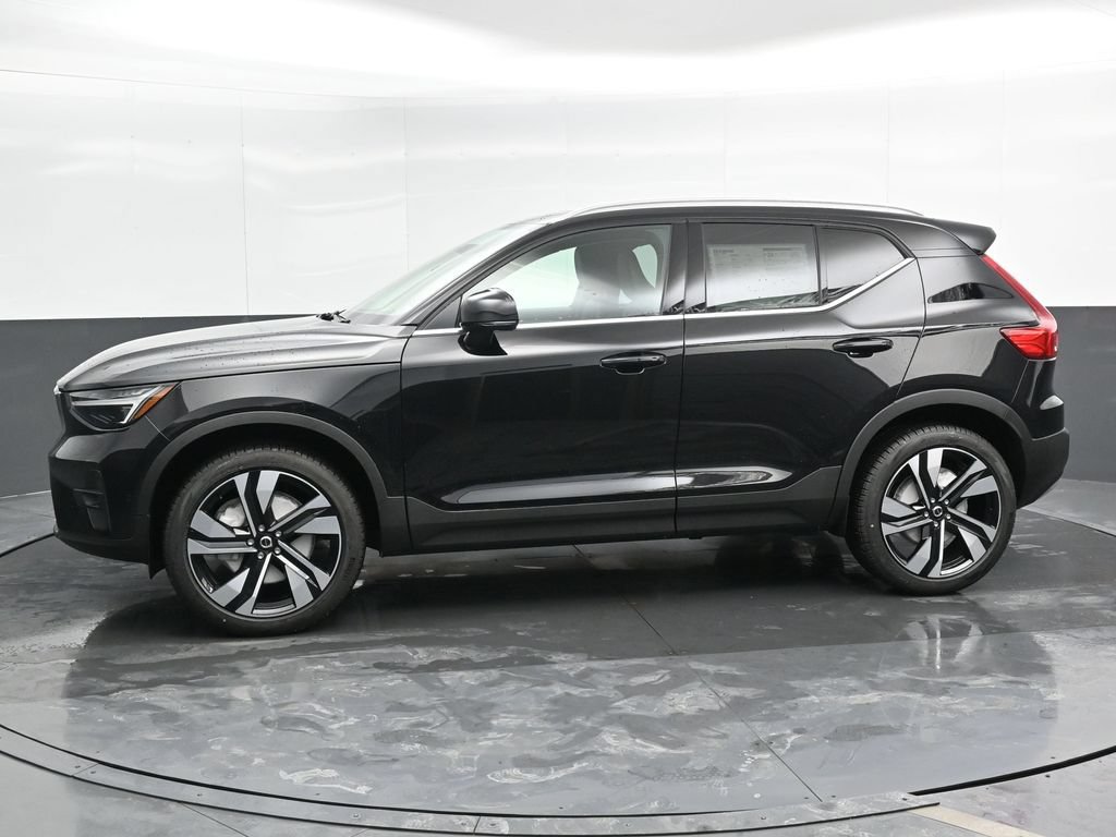 Used 2025 Volvo XC40 B5 Ultra w/ Climate Package AWD/4WD image 9
