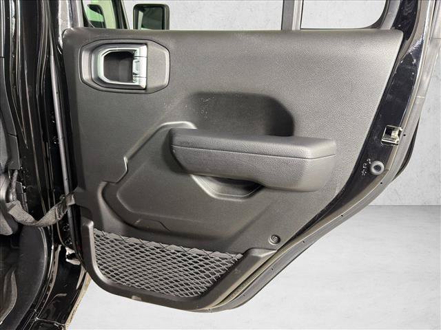 Used 2023 Jeep Gladiator Sport AWD/4WD image 16
