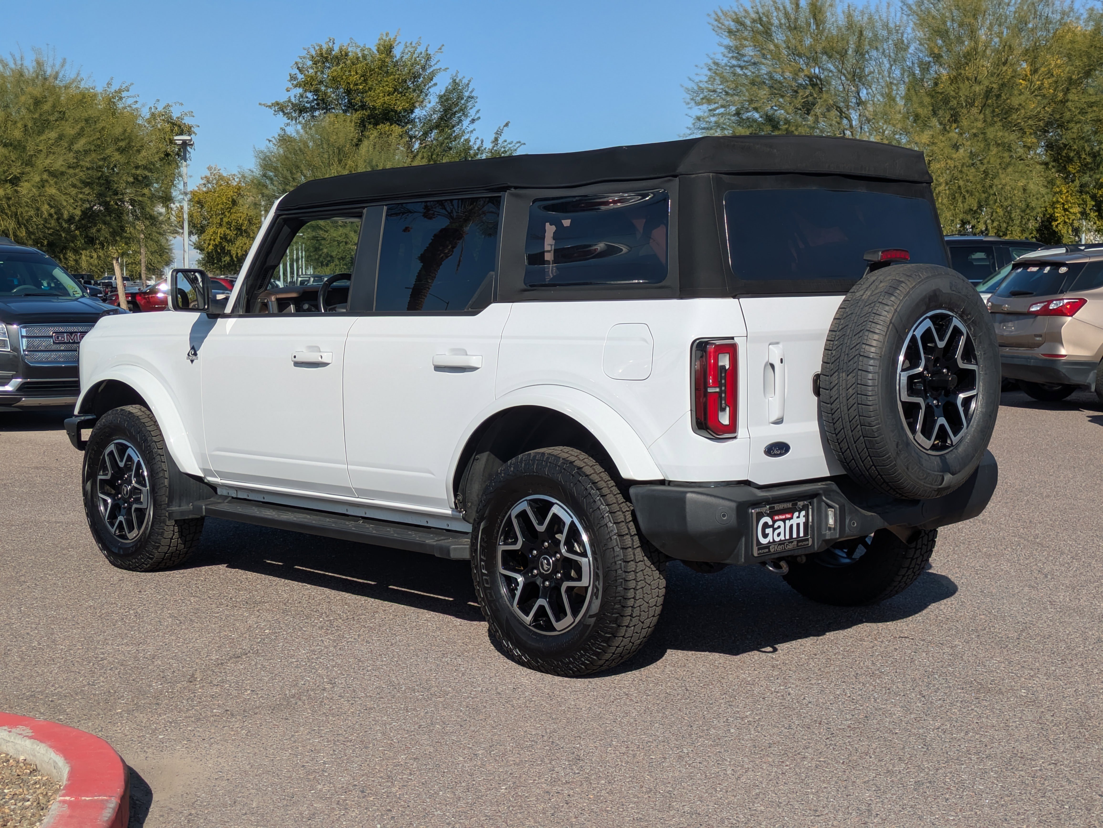 Used 2023 Ford Bronco Outer Banks image 5
