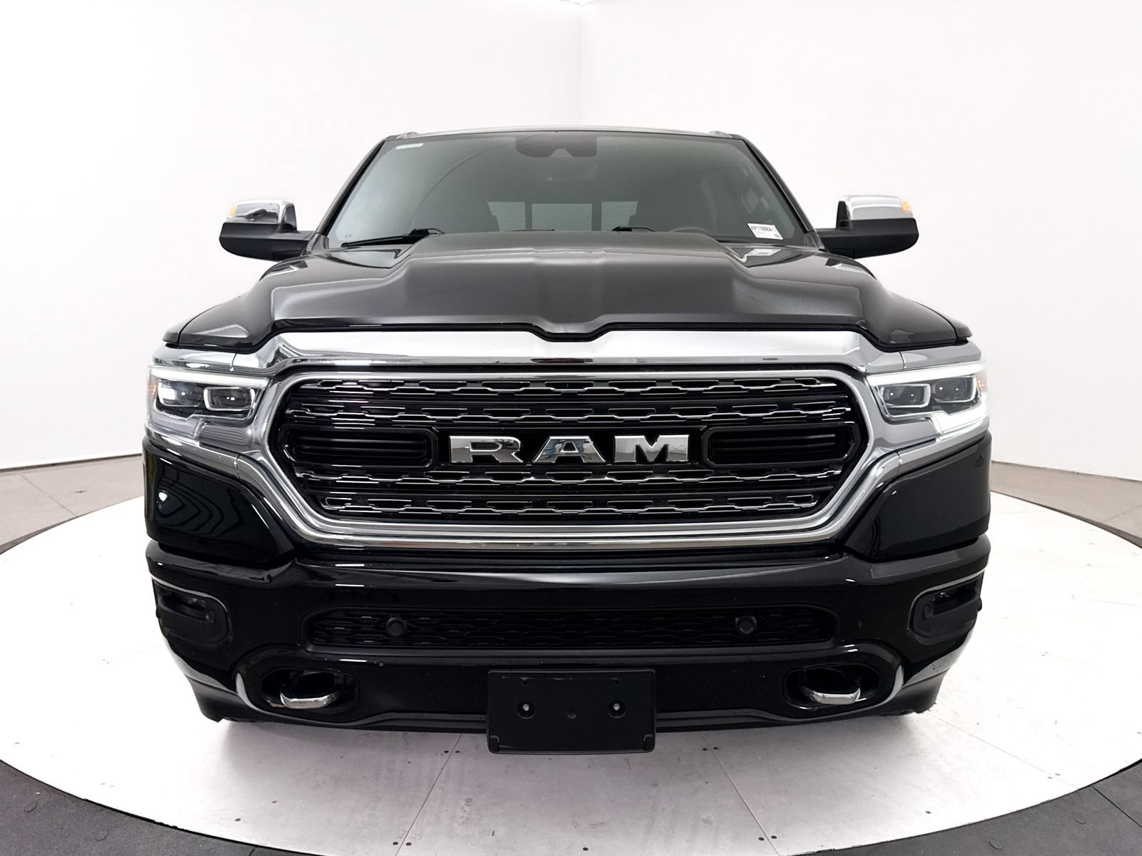 Used 2022 RAM 1500 Limited w/ Body Color Bumper Group AWD/4WD image 12