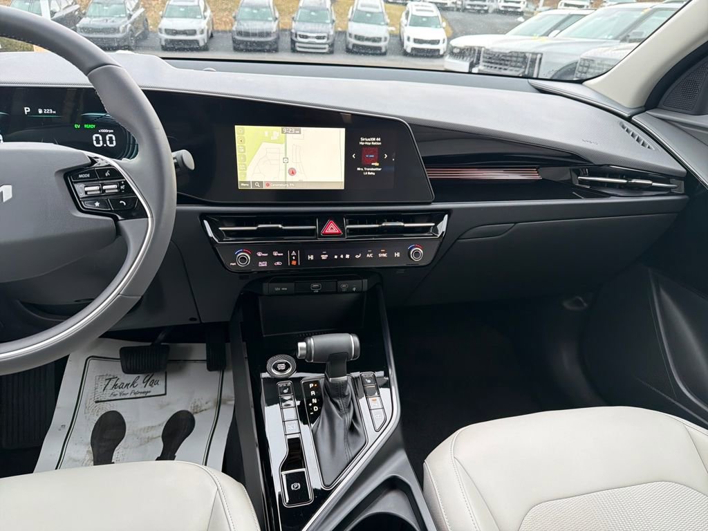 Certified 2025 Kia Niro EX image 19