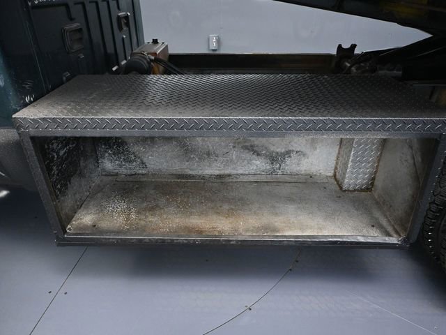 Used 2010 Ford F550 4x4 Regular Cab Super Duty image 25