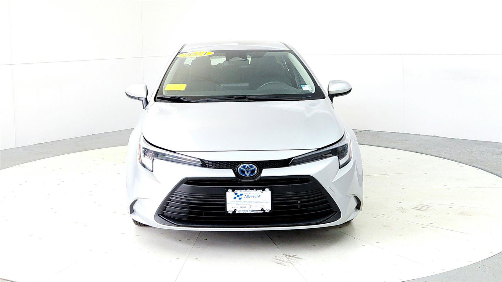 Used 2024 Toyota Corolla LE image 8