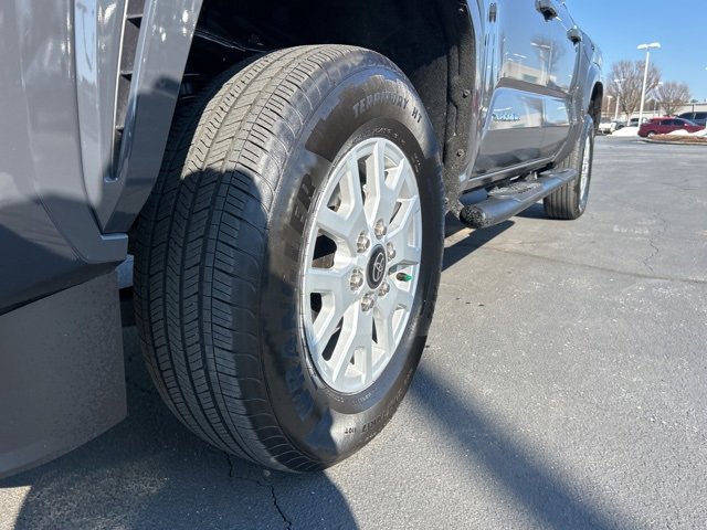 Used 2025 Toyota Tacoma SR5 image 12