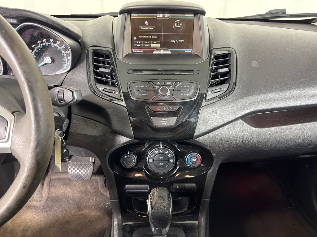 Used 2015 Ford Fiesta SE w/ Equipment Group 201A FWD image 26