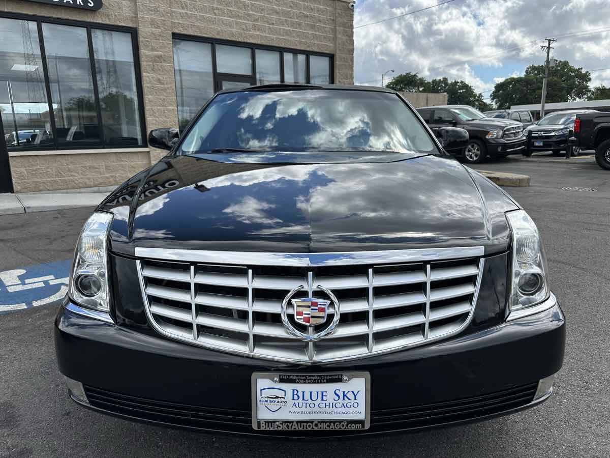Used 2011 Cadillac DTS Limousine image 2