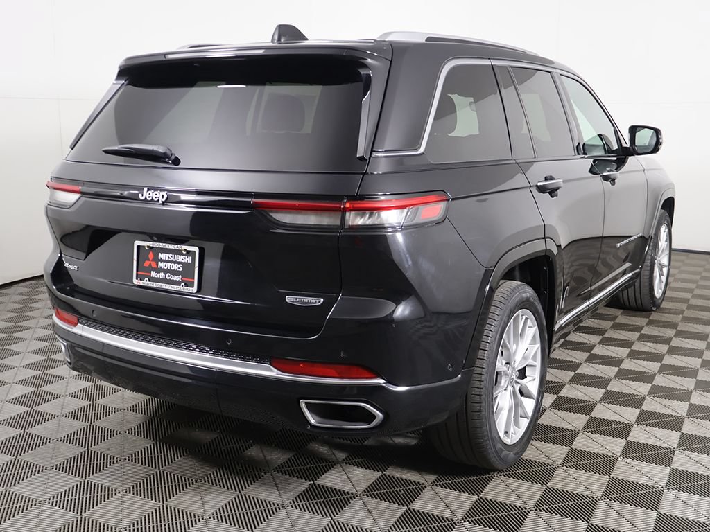 Used 2023 Jeep Grand Cherokee Summit w/ Luxury Tech Group V AWD/4WD image 14