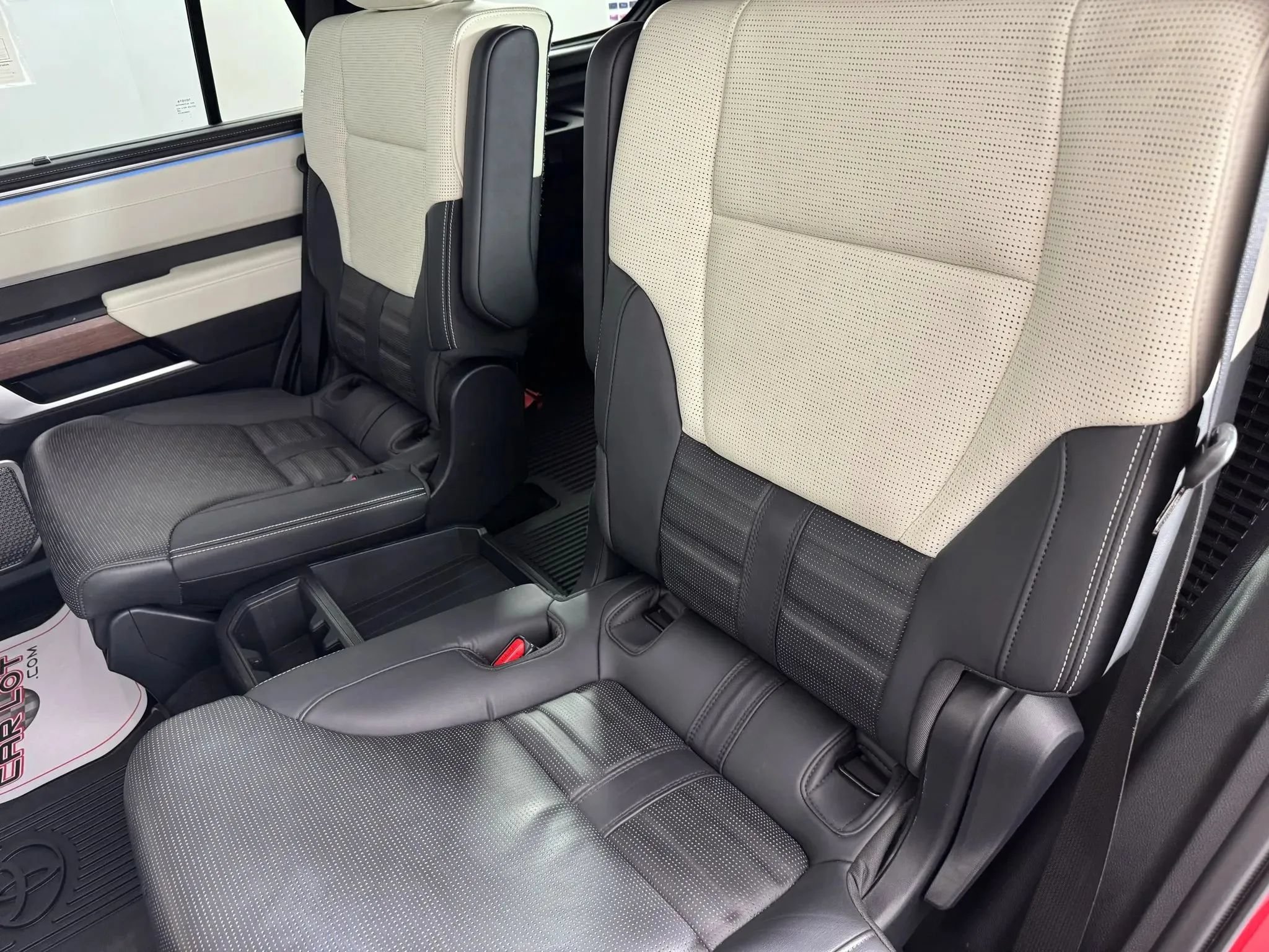 Used 2023 Toyota Sequoia Capstone AWD/4WD image 39