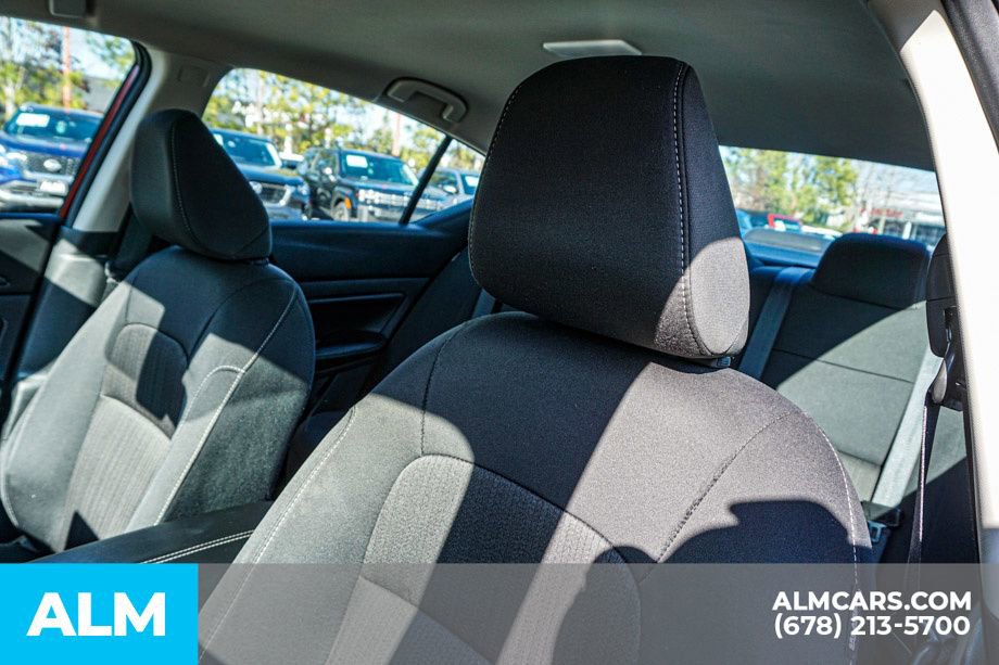 Used 2025 Nissan Altima 2.5 SV FWD image 18