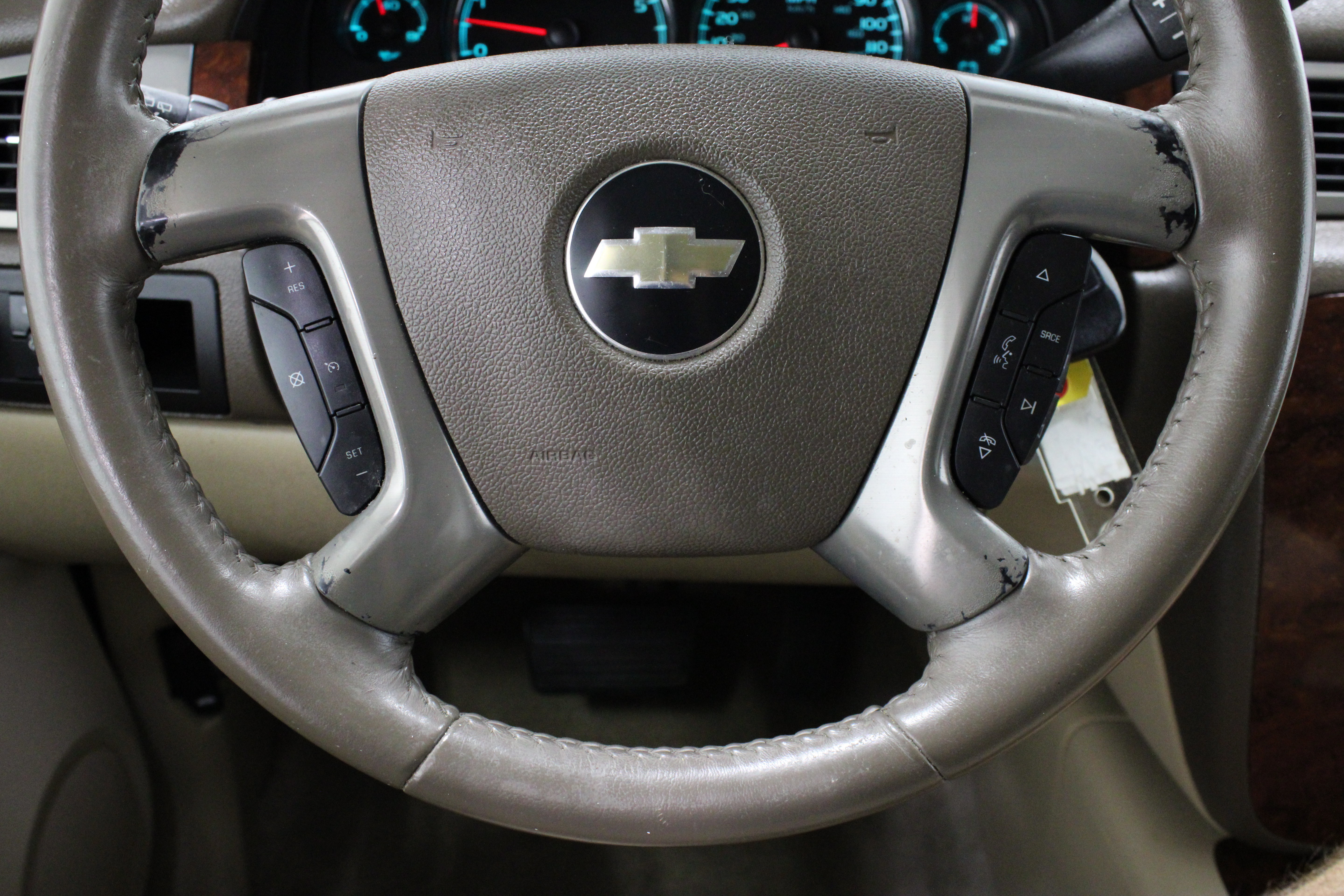 Used 2009 Chevrolet Tahoe LTZ RWD image 24