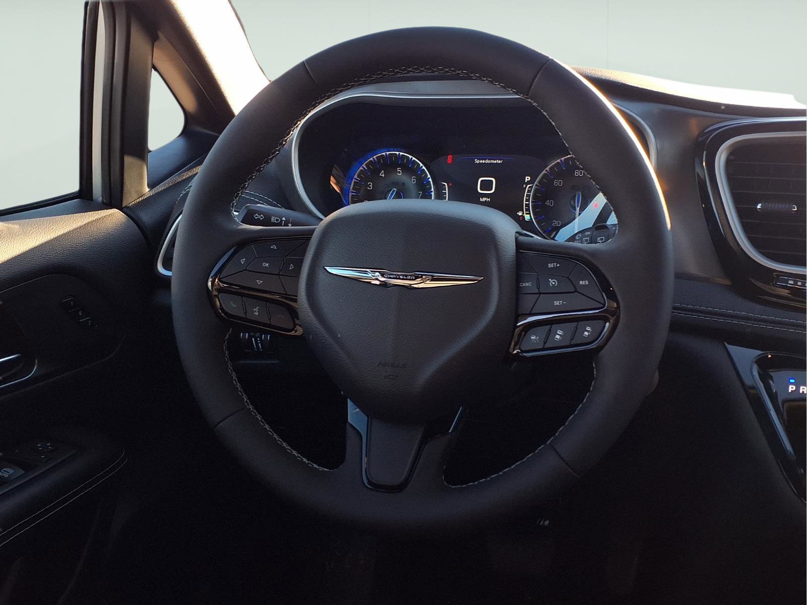 New 2026 Chrysler Pacifica Select w/ S Appearance Package image 10