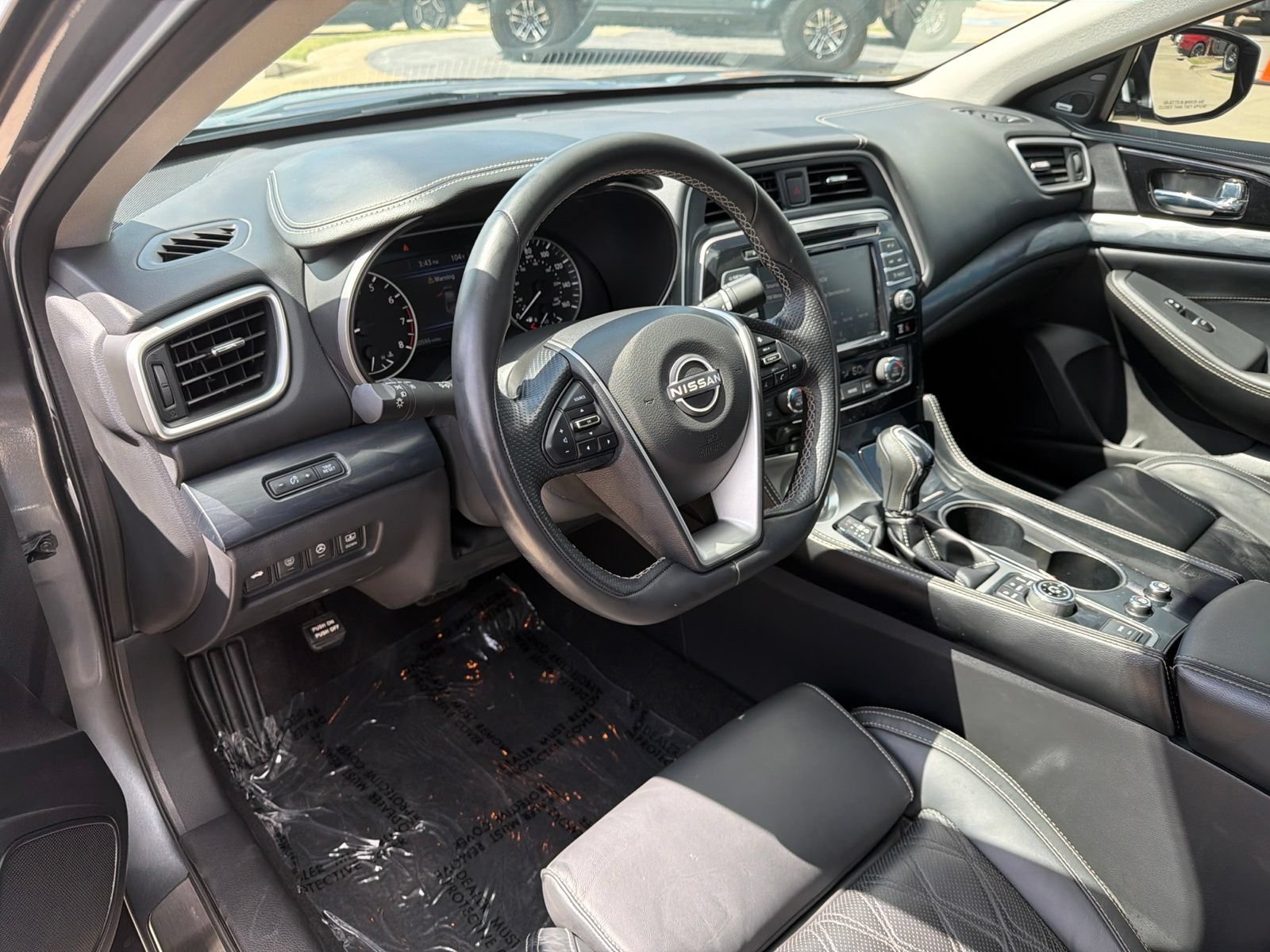 Used 2023 Nissan Maxima Platinum w/ Sport Mat Group FWD image 12
