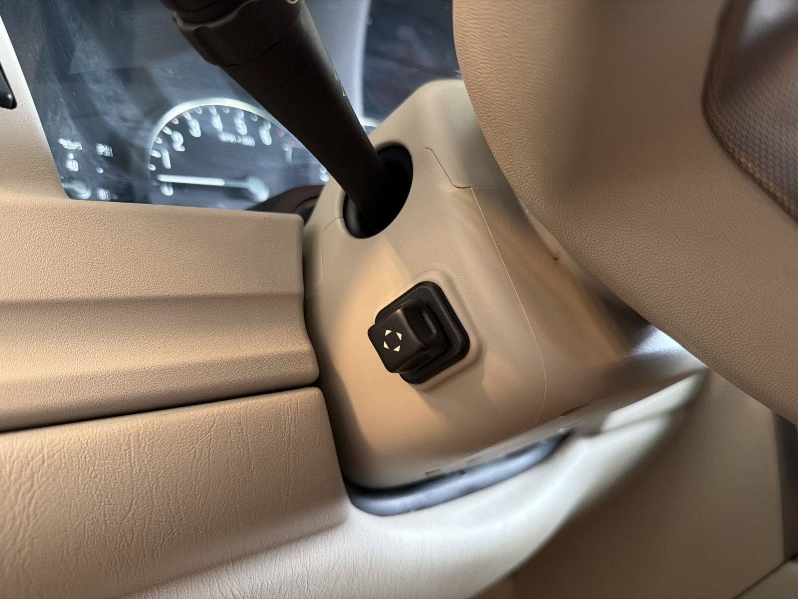 Used 2006 Cadillac XLR RWD image 26