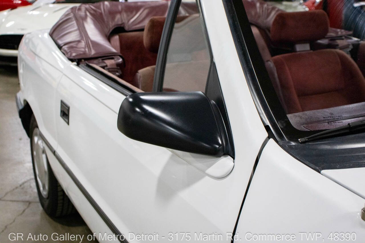 Used 1991 Dodge Shadow Convertible image 40