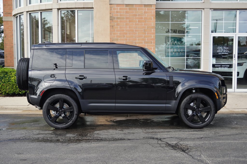 New 2026 Land Rover Defender 110 S AWD/4WD image 7