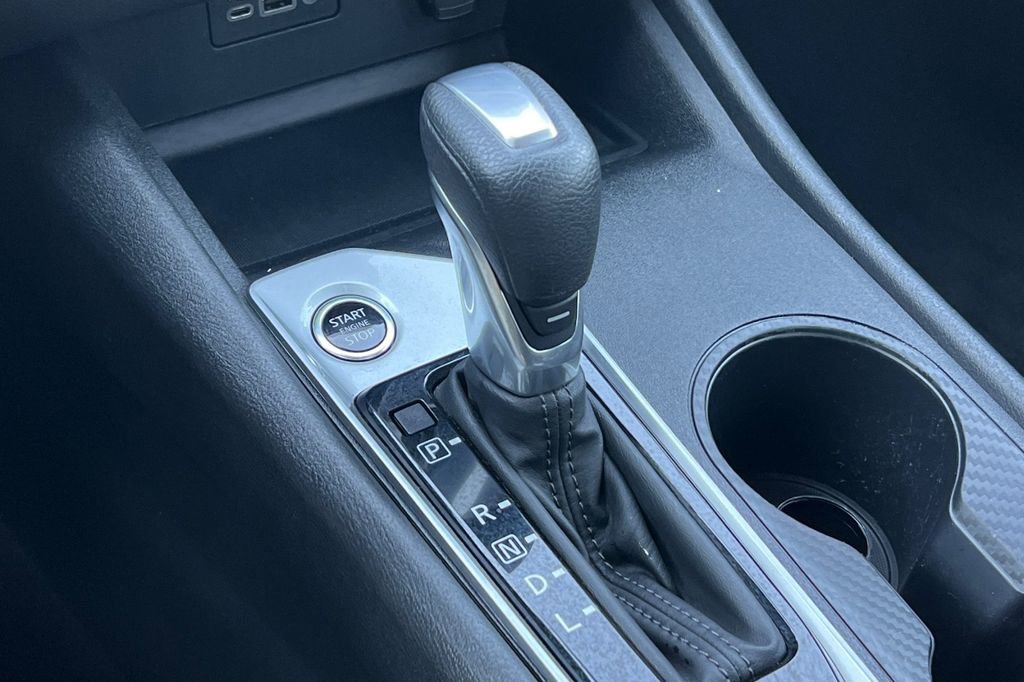 Used 2025 Nissan Altima 2.5 SV image 24