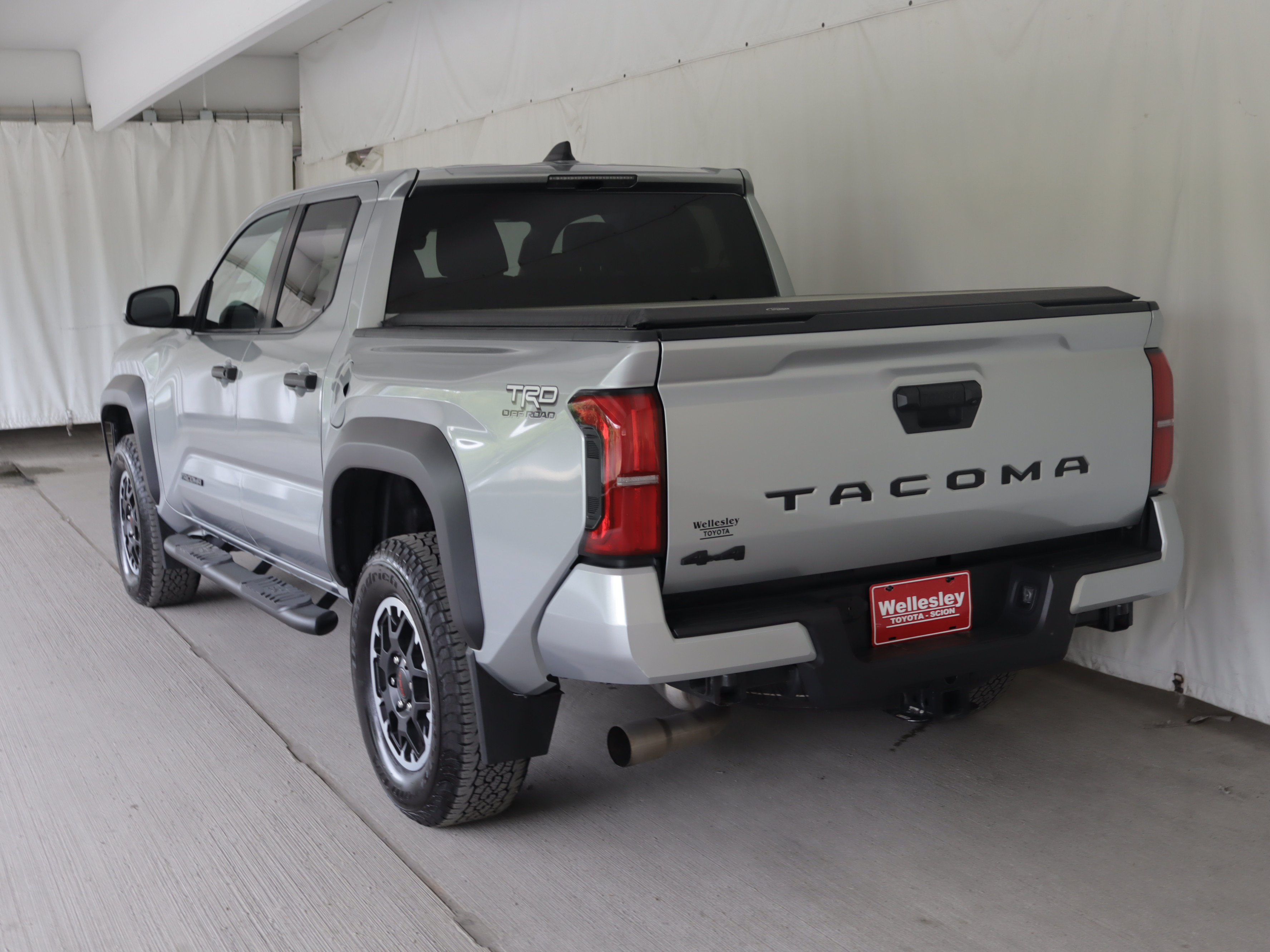 Used 2024 Toyota Tacoma TRD Off-Road AWD/4WD image 21