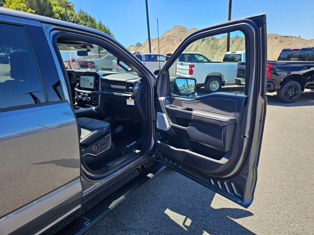 Used 2025 Ford F150 Platinum AWD/4WD image 31
