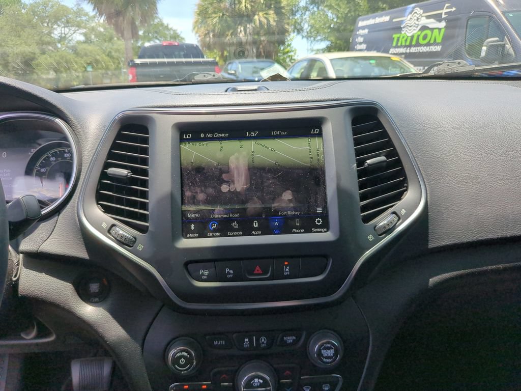 Used 2023 Jeep Cherokee Altitude Lux AWD/4WD image 23
