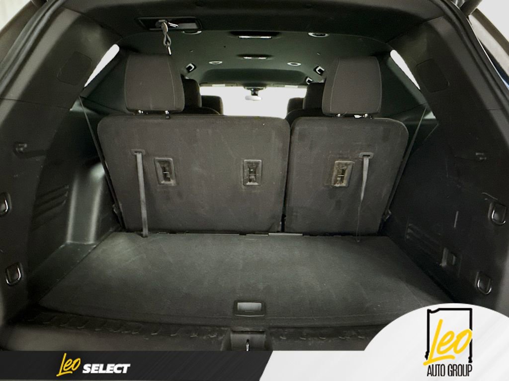 Used 2023 Chevrolet Traverse LT FWD image 25