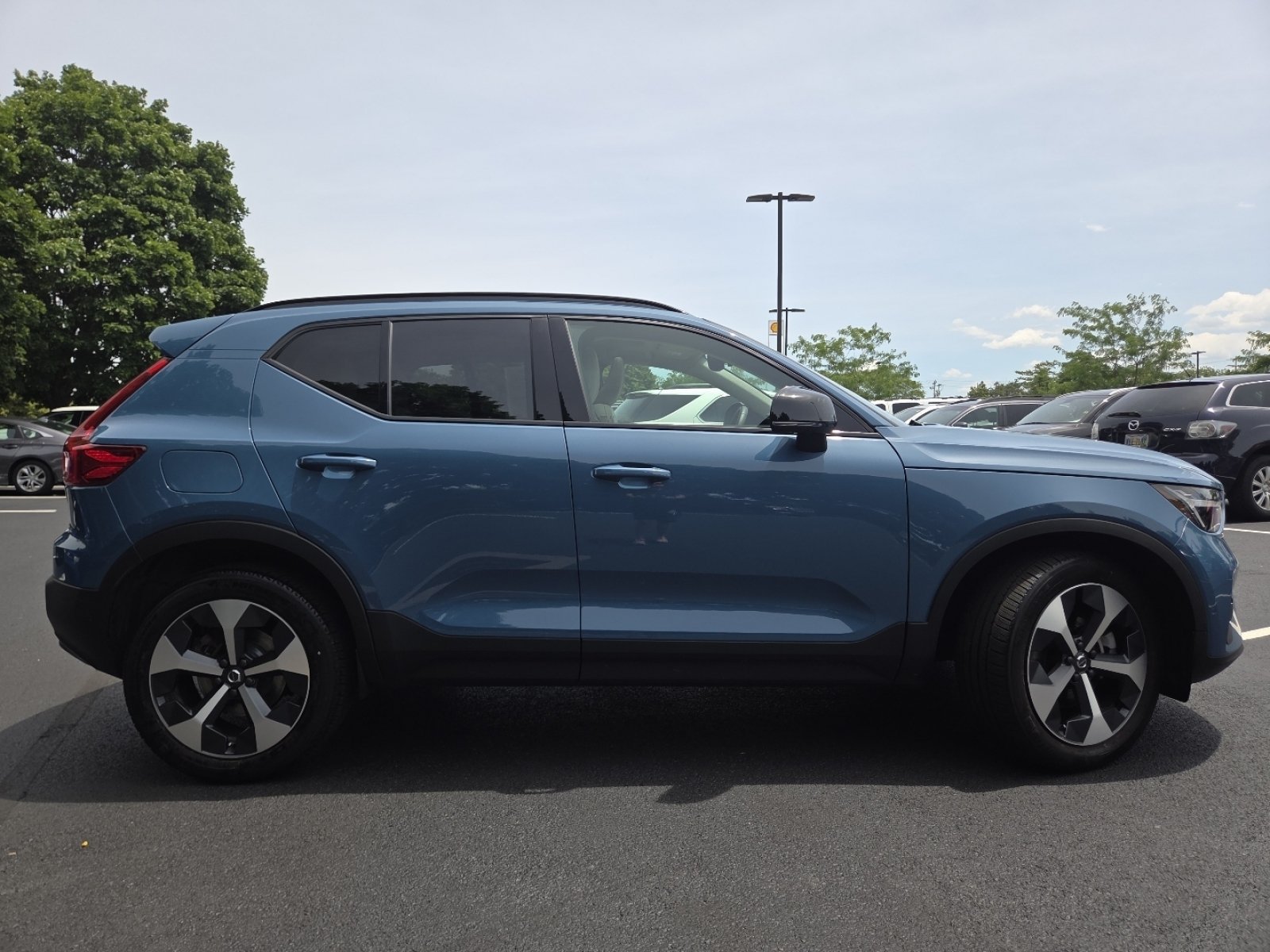 Used 2023 Volvo XC40 B5 Plus w/ Driver Assist Package AWD/4WD image 20