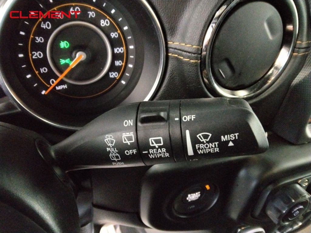 Used 2022 Jeep Wrangler Unlimited Sahara image 15