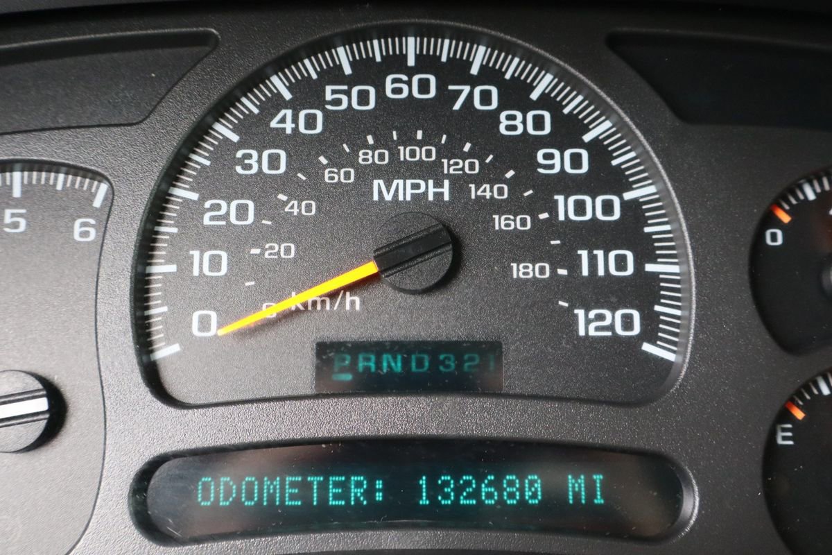 Used 2003 Chevrolet Suburban 2500 LT w/ LT Preferred Equipment Group image 49