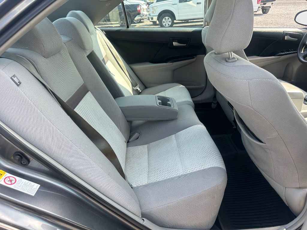 Used 2014 Toyota Camry LE image 11