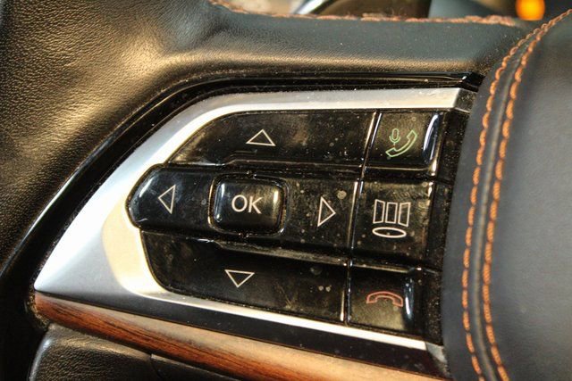 Used 2021 Jeep Grand Cherokee L Summit w/ Luxury Tech Group V image 26