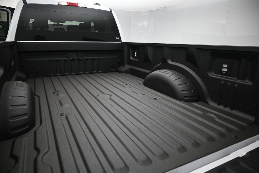 New 2026 Ford F350 XLT w/ FX4 Off-Road Package AWD/4WD image 8