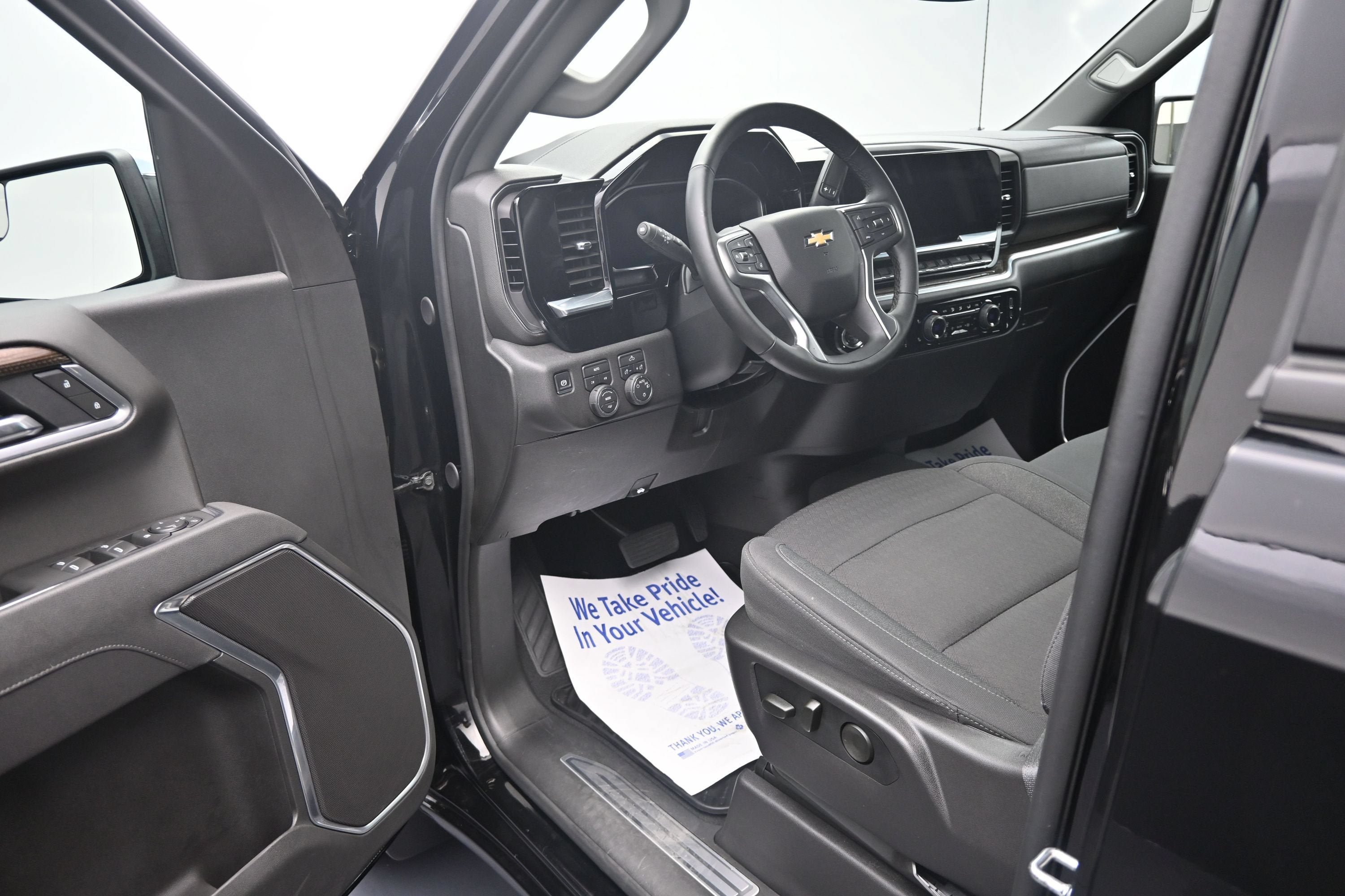 Certified 2026 Chevrolet Silverado 1500 LT AWD/4WD image 10