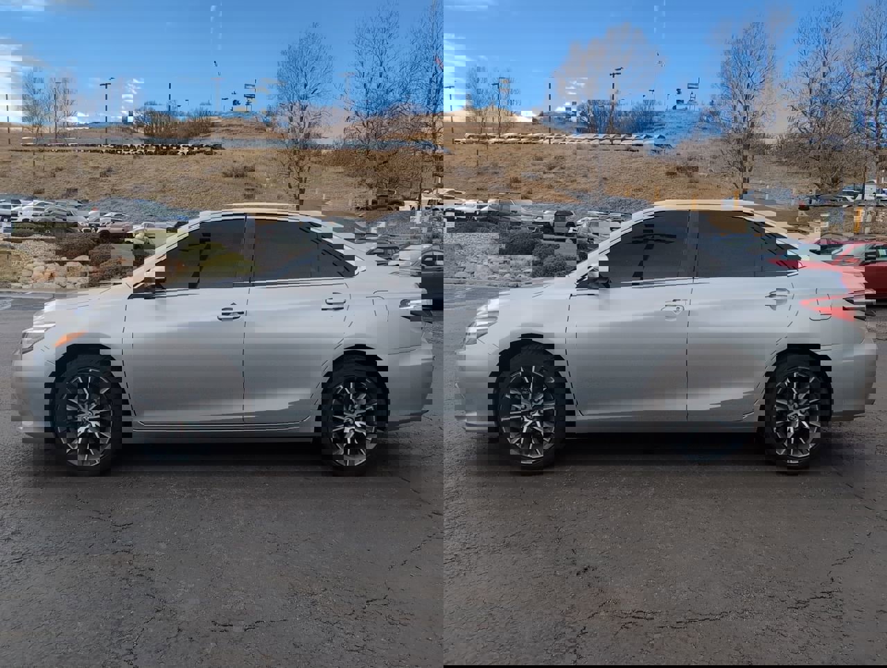 Used 2017 Toyota Camry XSE w/ Moonroof Package image 4