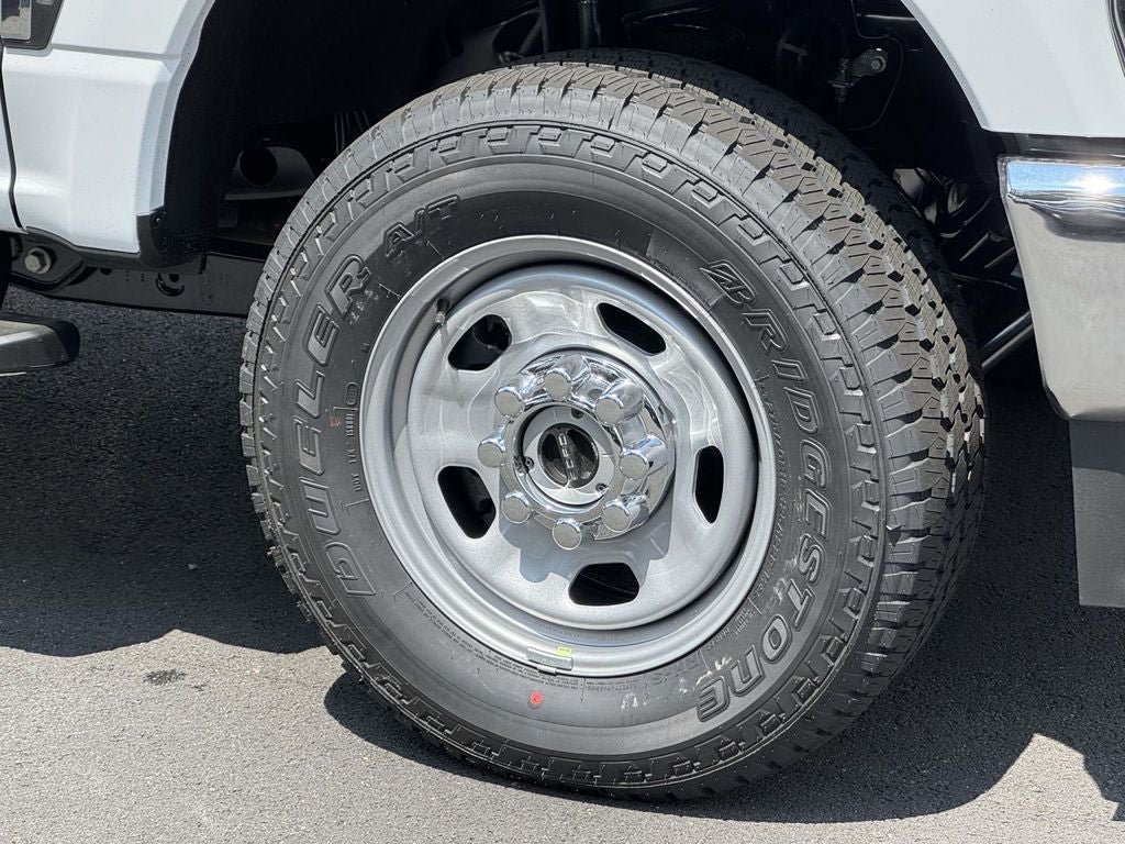 New 2026 Ford F350 XL w/ FX4 Off-Road Package AWD/4WD image 8