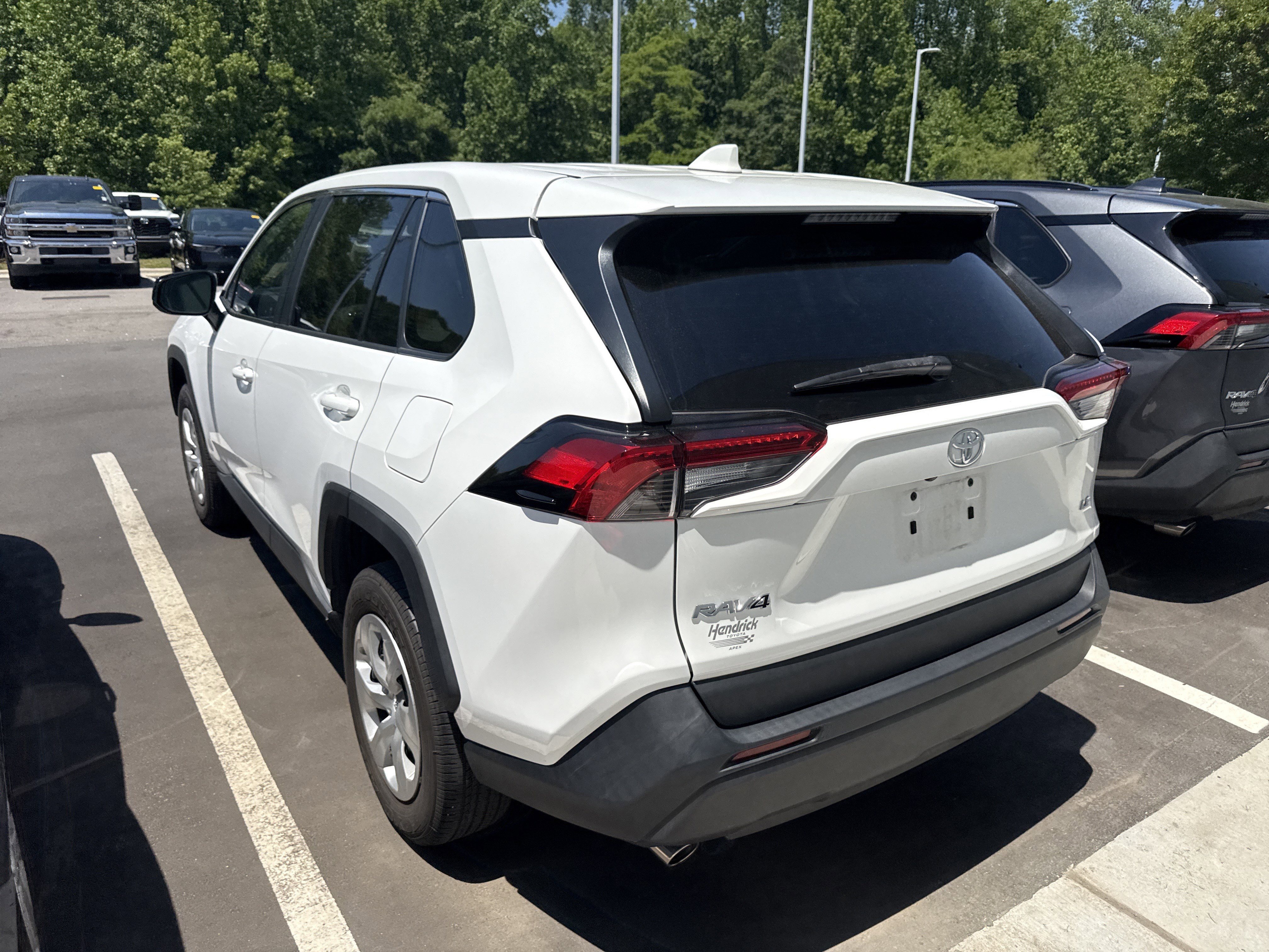 Used 2023 Toyota RAV4 LE FWD image 9