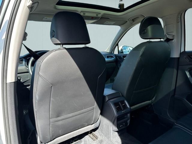 Used 2022 Volkswagen Tiguan SE image 24