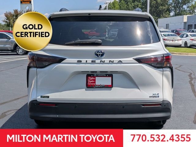 Certified 2024 Toyota Sienna XLE FWD image 9