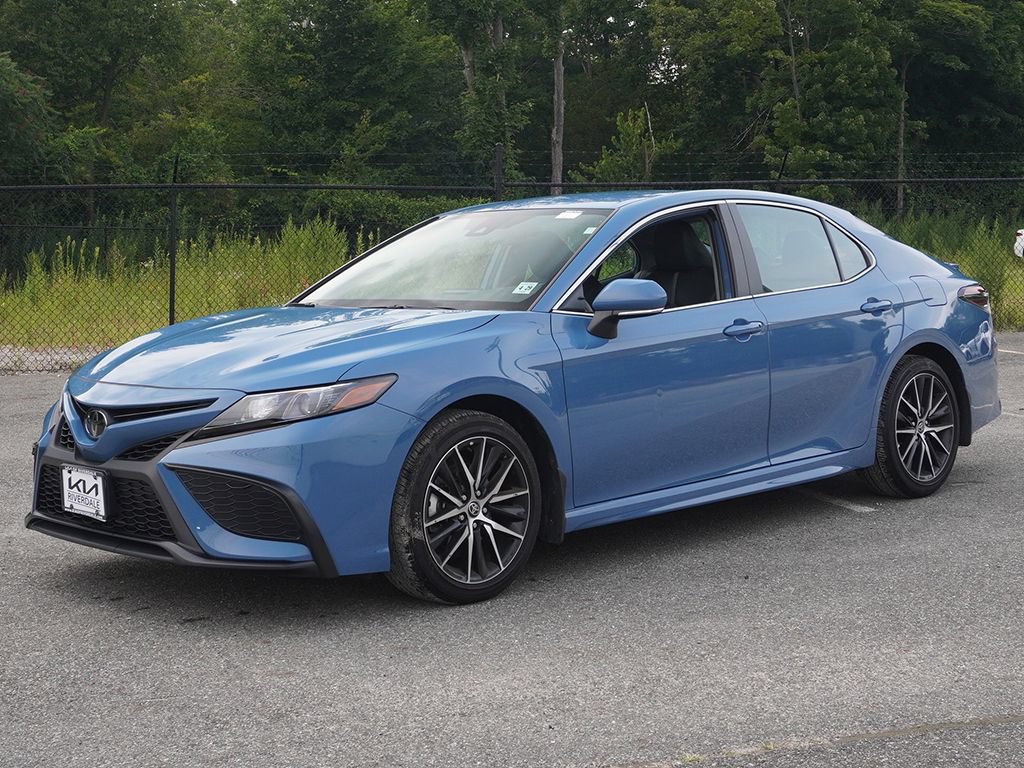 Used 2024 Toyota Camry SE FWD image 5
