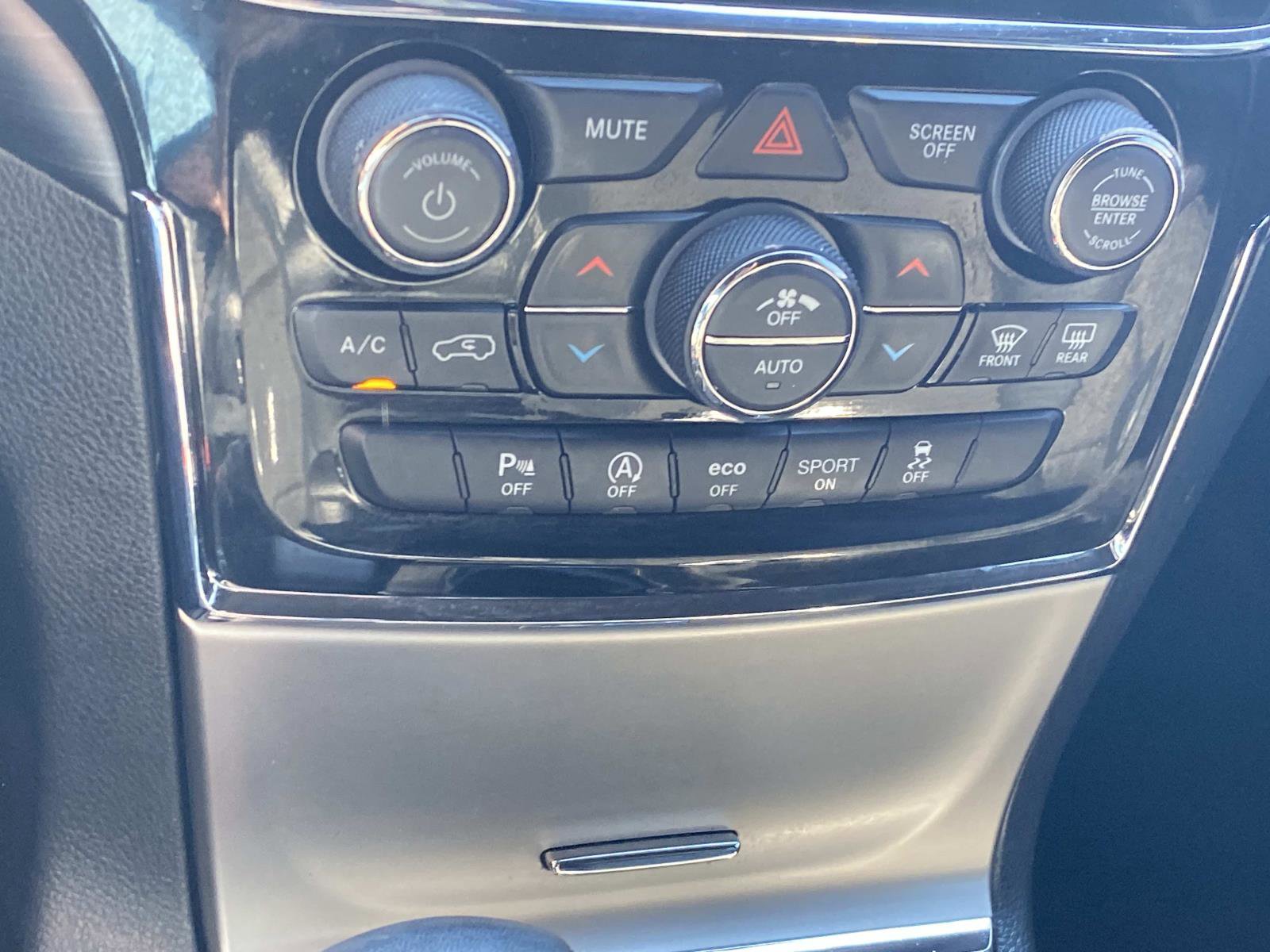 Used 2021 Jeep Grand Cherokee Laredo X image 22