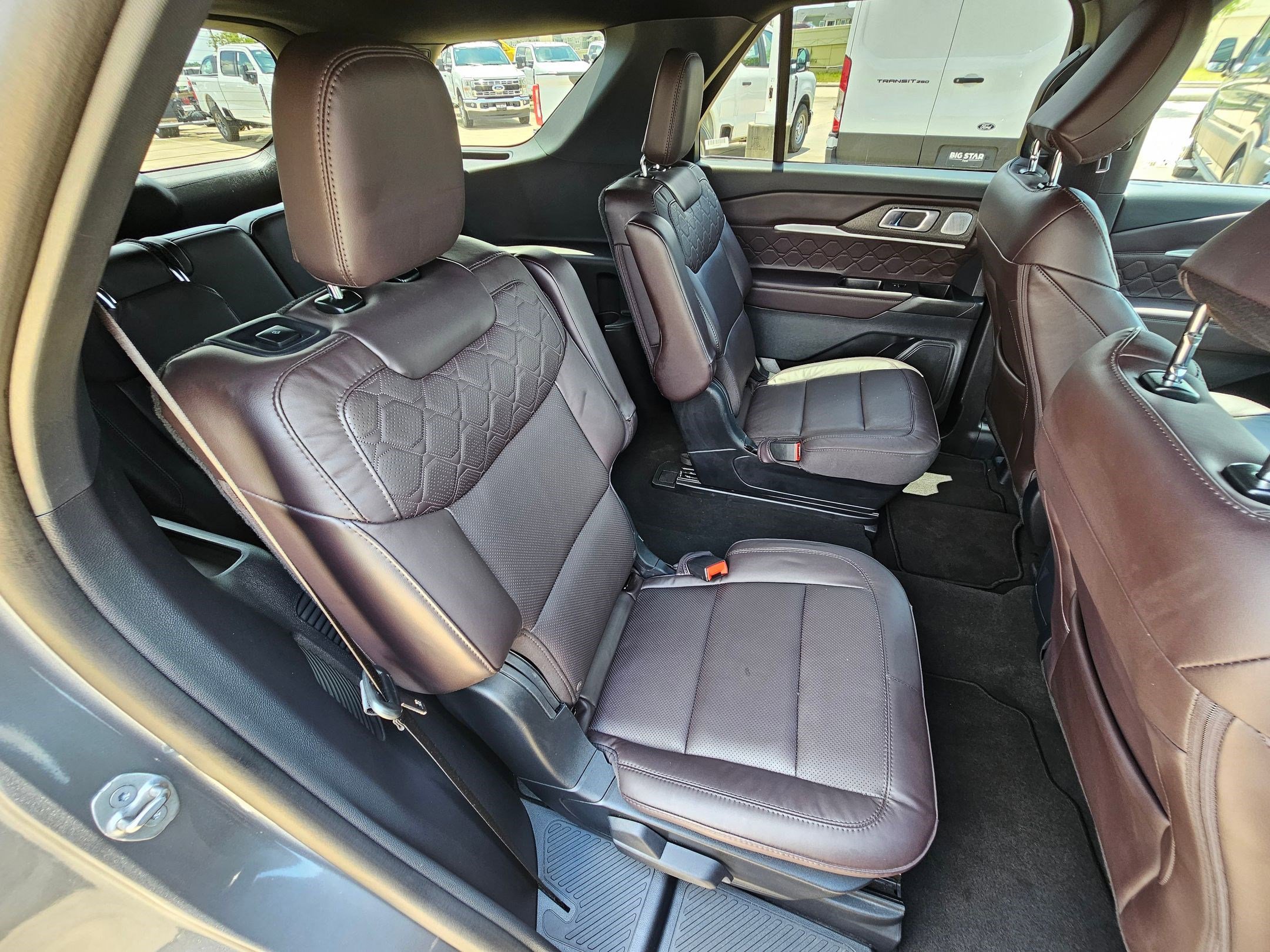 Used 2026 Ford Explorer Platinum w/ LUX Leather Package AWD/4WD image 41