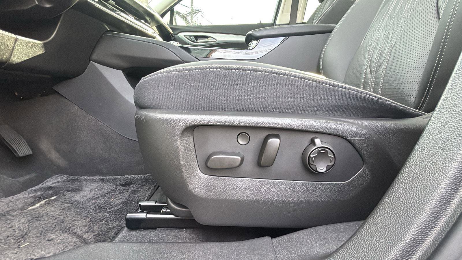 Certified 2025 Buick Envision Avenir image 25