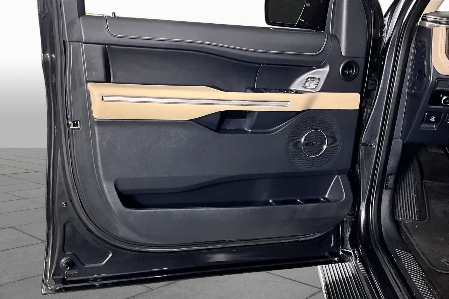 Used 2023 Ford Expedition Max Limited RWD image 20