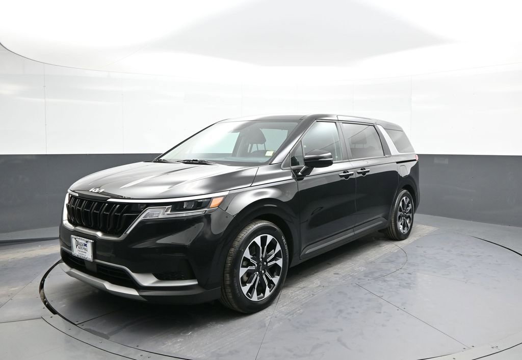 Certified 2023 Kia Carnival EX image 1