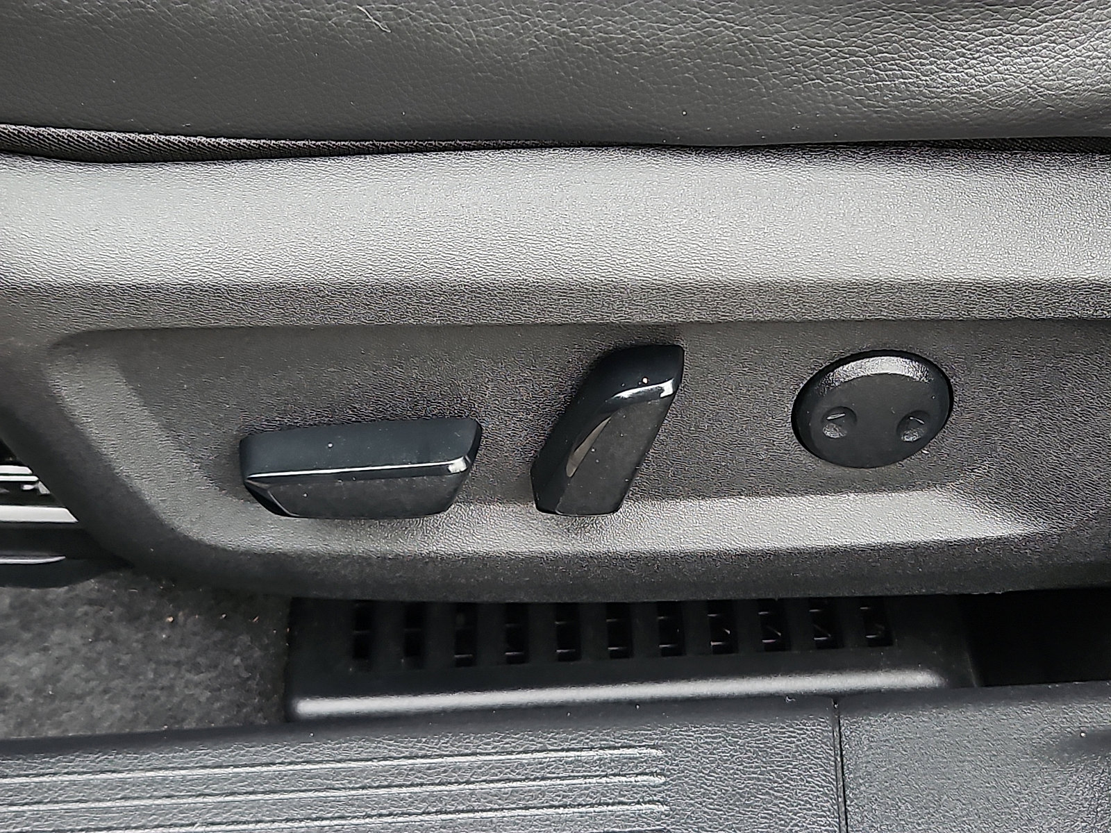 Certified 2021 Nissan Rogue SL w/ Premium Package image 25